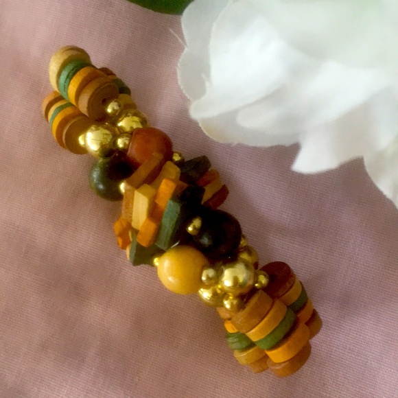 Raised Wood & Gold Beadwork Hair Brooch - Picture 5 of 9